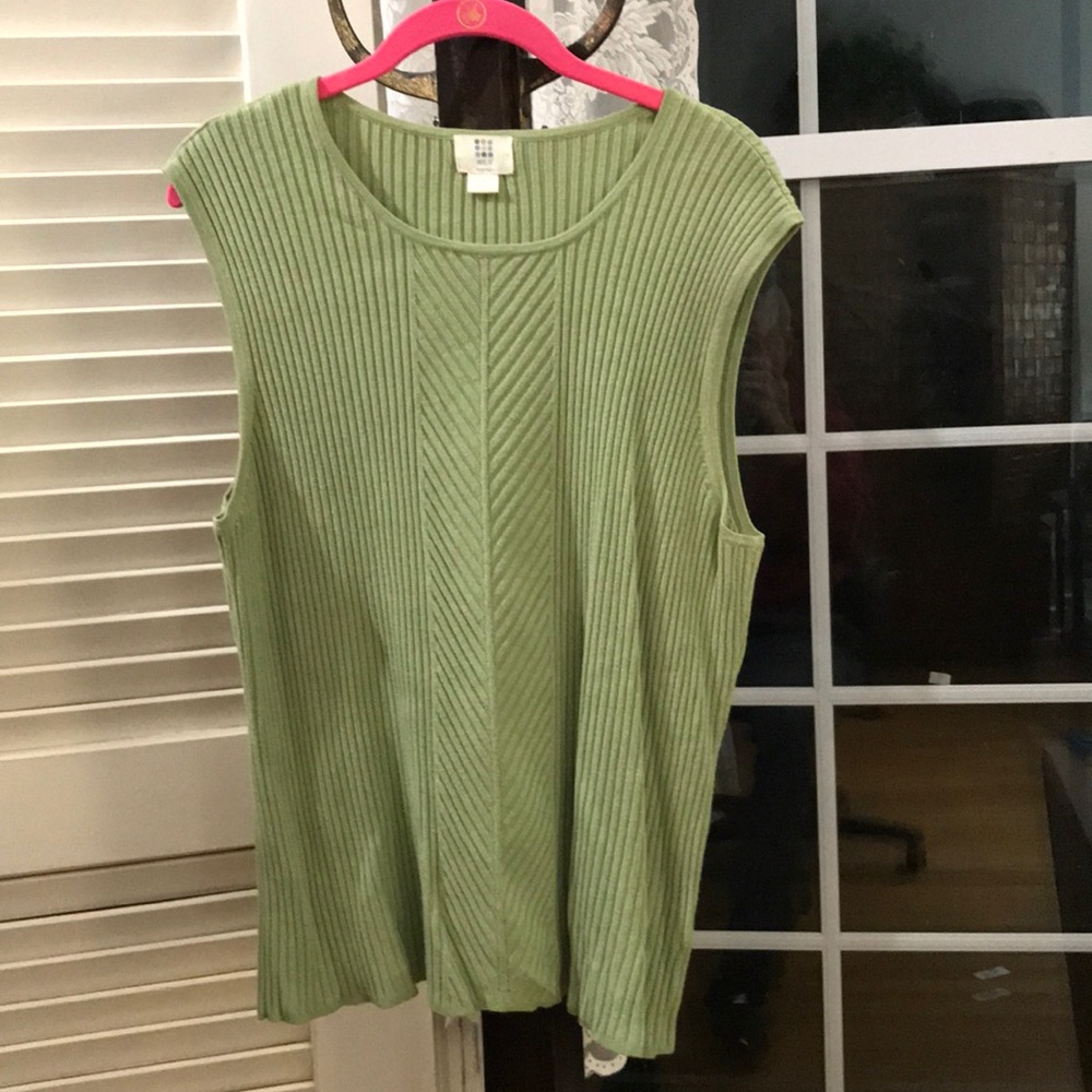 Apt. 9 sleeveless blouse. 3x. Pretty moss green